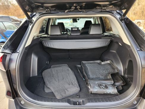 Used 2021 Toyota RAV4 XLE Premium image 15
