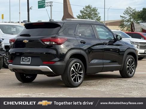 Used 2025 Chevrolet TrailBlazer LT AWD/4WD image 6