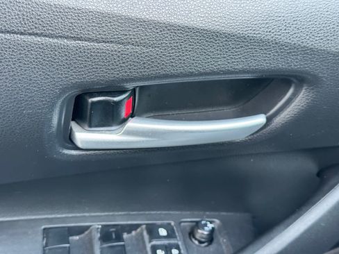 Used 2021 Toyota Corolla LE image 13