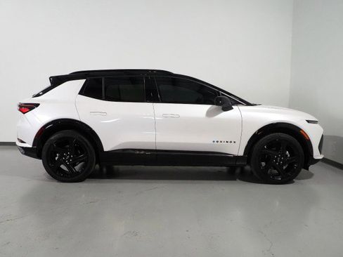 Used 2024 Chevrolet Equinox EV RS image 4