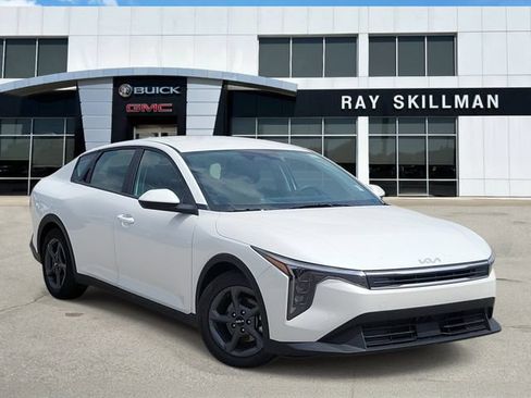 Used 2025 Kia K4 FWD image 1