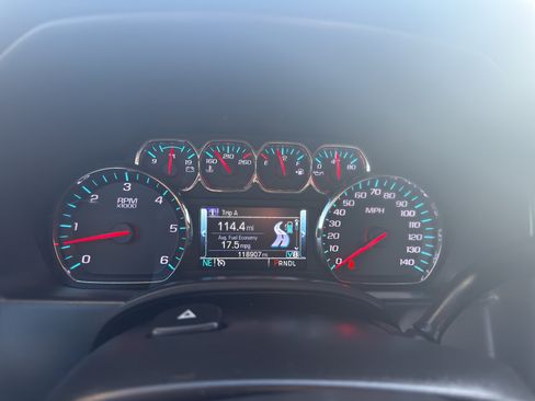 Used 2018 Chevrolet Silverado 1500 LT AWD/4WD image 18
