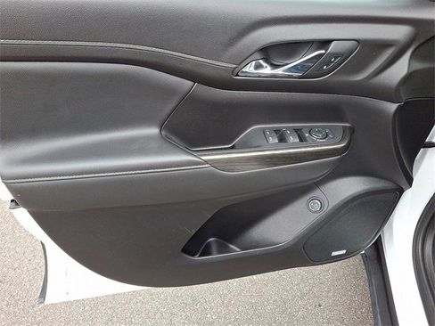 Used 2023 GMC Acadia SLT image 10