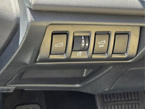 Used 2025 Subaru Outback Limited AWD/4WD image 12