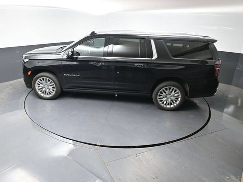 Used 2023 Chevrolet Suburban High Country AWD/4WD image 20