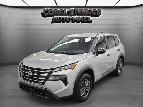 Certified 2025 Nissan Rogue S image 3