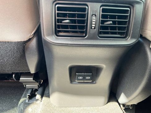 Used 2025 Toyota RAV4 XLE w/ Convenience Package FWD image 32