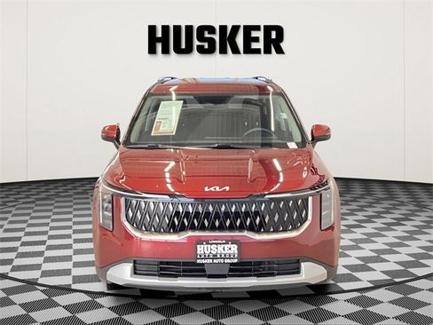 Used 2025 Kia Carnival EX image 3