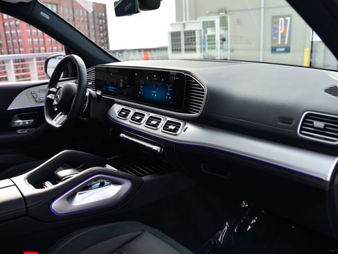 Used 2025 Mercedes-Benz GLE 53 AMG 4MATIC image 23