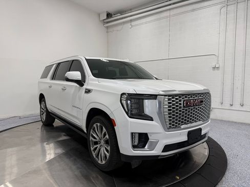 Used 2022 GMC Yukon XL Denali image 1