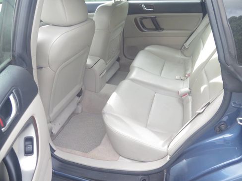 Used 2008 Subaru Outback 2.5i Limited L.L. Bean AWD/4WD image 15