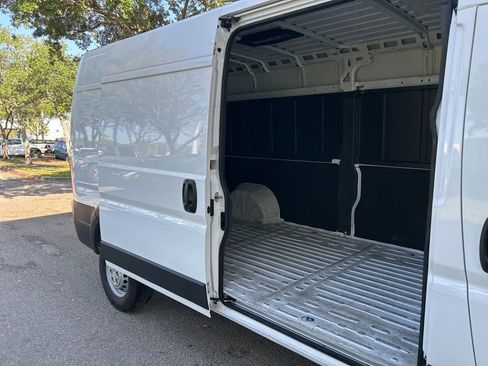 Used 2025 RAM ProMaster 2500 w/ Convenience Group FWD image 26