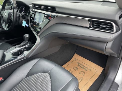 Used 2020 Toyota Camry SE FWD image 28