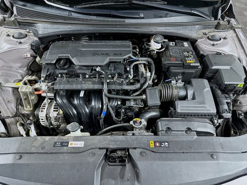 Certified 2024 Hyundai Elantra SEL image 28