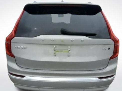 Used 2023 Volvo XC90 B5 Plus w/ Protection Package AWD/4WD image 5