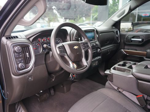 Used 2020 Chevrolet Silverado 1500 LT AWD/4WD image 13