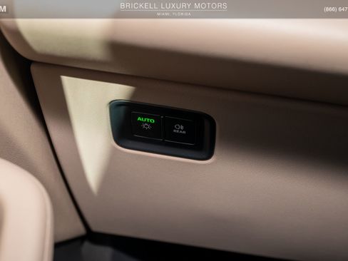 Used 2025 Porsche Macan 4 Electric image 30