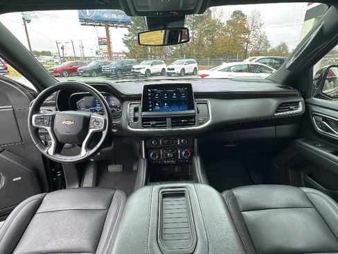 Used 2023 Chevrolet Suburban LT image 18