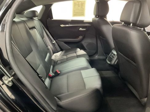 Used 2014 Chevrolet Impala LT w/ Convenience Package image 25