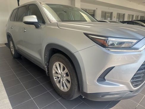 Used 2024 Toyota Grand Highlander FWD image 5