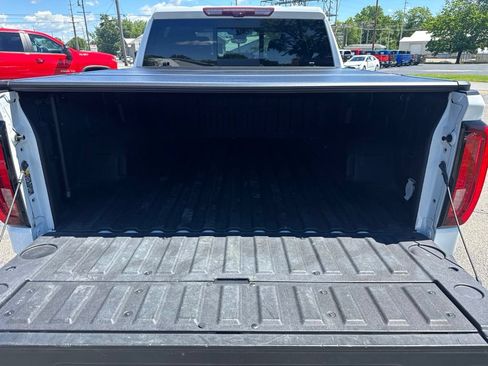 Used 2024 GMC Sierra 1500 Denali w/ Technology Package AWD/4WD image 17