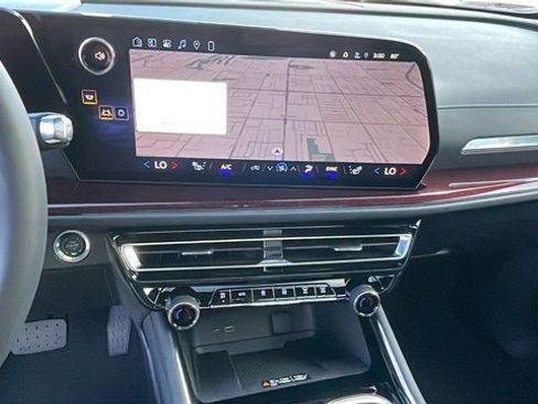 New 2026 Chevrolet Traverse Z71 w/ Driver Confidence Package image 15