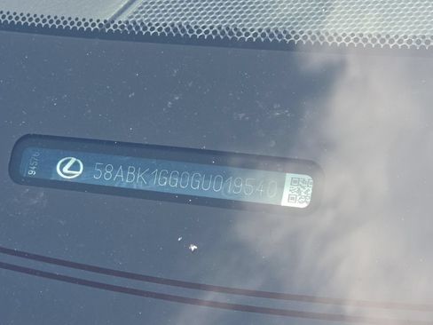 Used 2016 Lexus ES 350 w/ Premium Package w/Wood Trim FWD image 7
