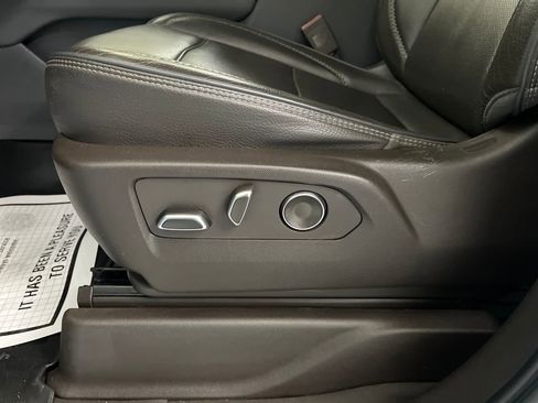 Used 2021 GMC Yukon Denali w/ Denali Premium Package image 45