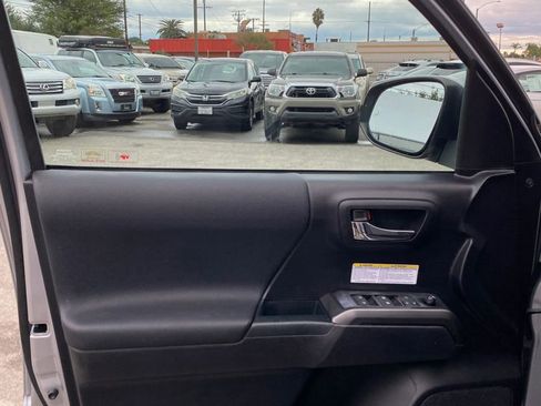 Used 2020 Toyota Tacoma TRD Off-Road image 24