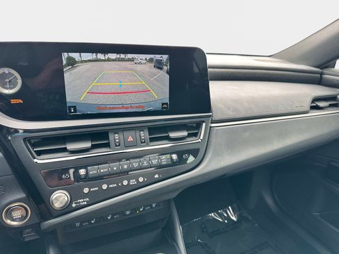 Used 2024 Lexus ES 350 w/ Technology Package image 25