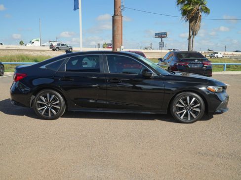 Used 2023 Honda Civic EX image 4