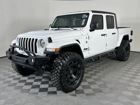 Used 2021 Jeep Gladiator Sport image 13