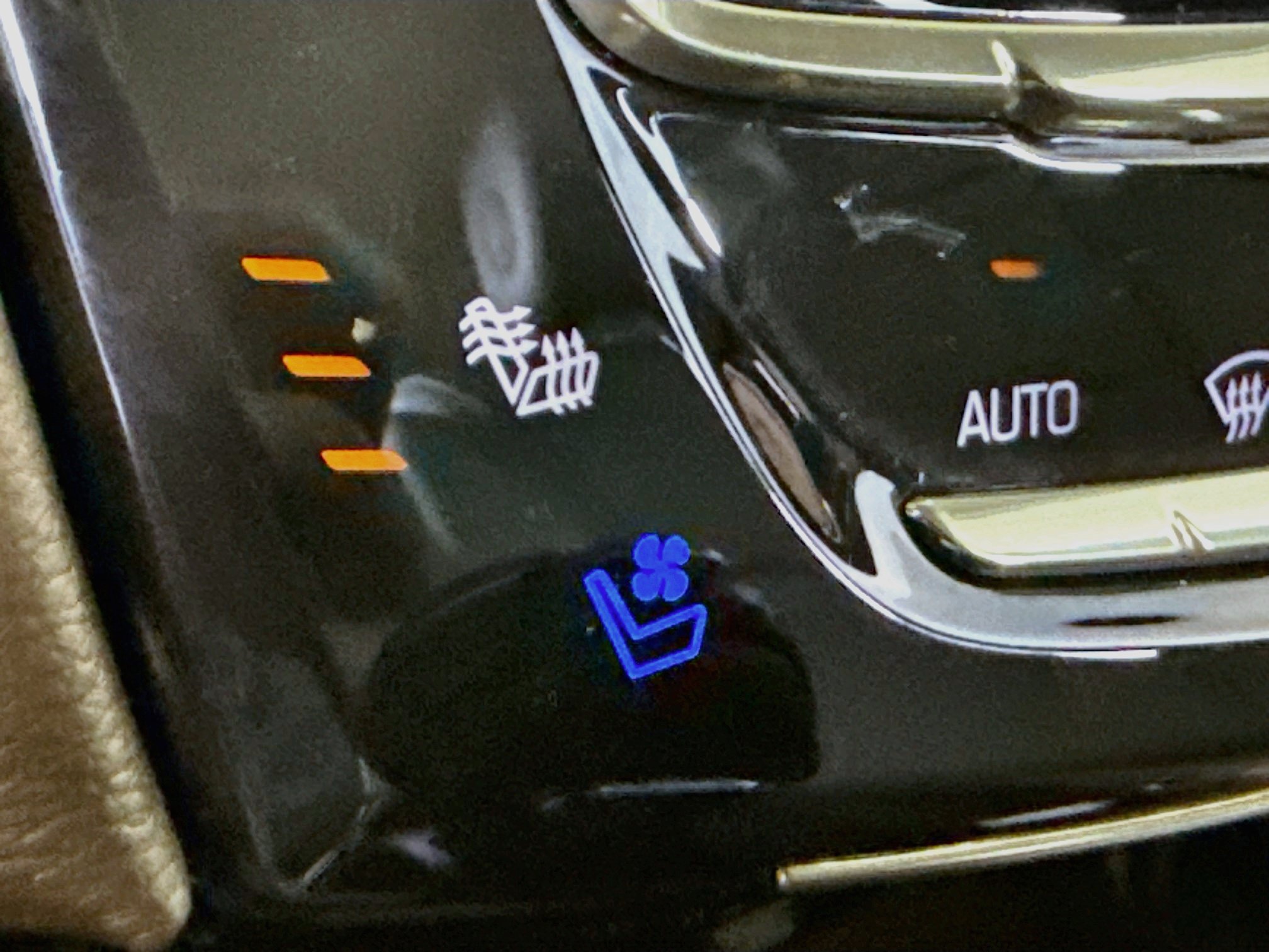 Used 2014 Cadillac XTS Luxury AWD/4WD image 24