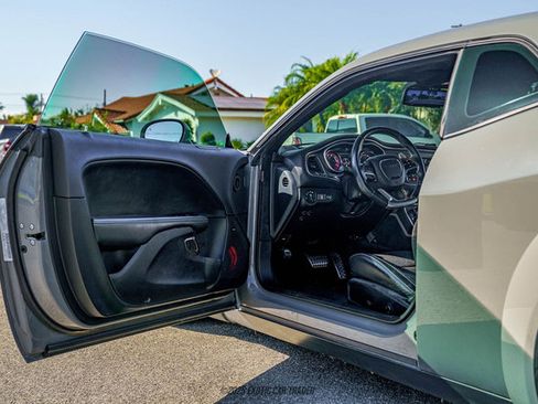 Used 2018 Dodge Challenger SRT Hellcat image 25