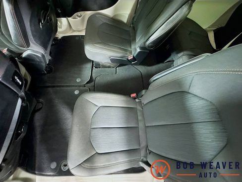 Used 2019 Chrysler Pacifica Touring Plus FWD image 30