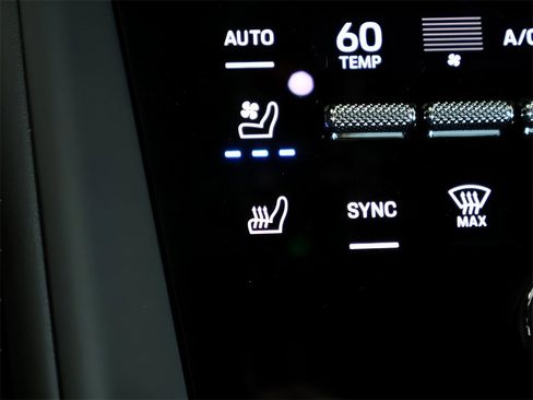 New 2025 Porsche Macan 4S Electric image 29