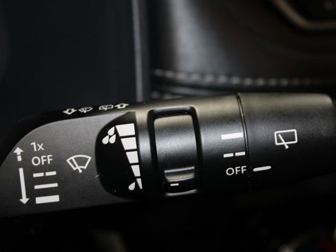 Used 2023 Nissan Rogue SV image 44