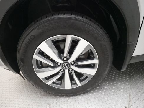 Used 2024 Nissan Pathfinder SL image 25