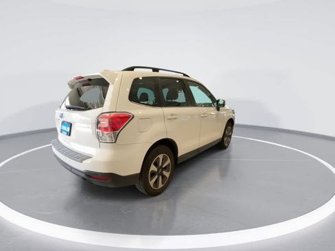 Used 2017 Subaru Forester 2.5i Limited AWD/4WD image 8