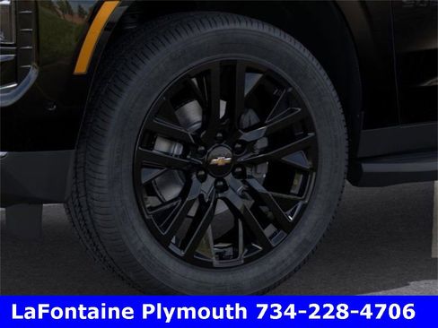 New 2025 Chevrolet Suburban Premier image 9
