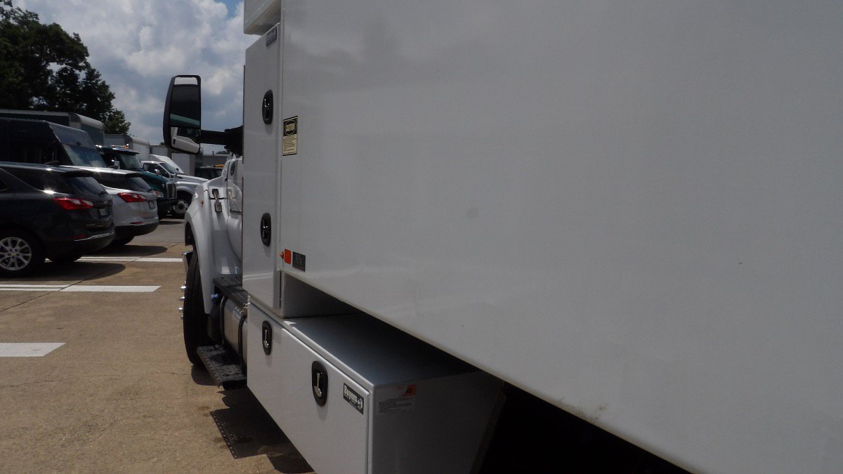 Used 2023 Ford F650 2WD Regular Cab Super Duty image 20