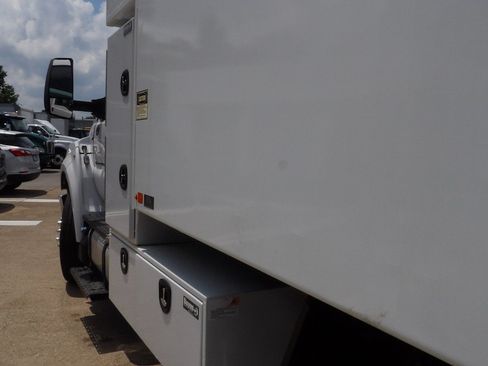 Used 2023 Ford F650 2WD Regular Cab Super Duty image 20