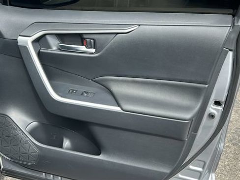 Used 2025 Toyota RAV4 XLE FWD image 10