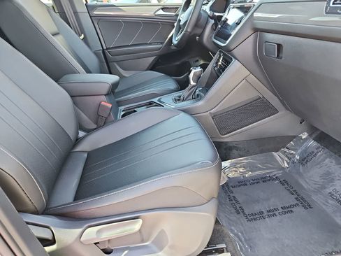 Used 2024 Volkswagen Tiguan SE R-Line image 22