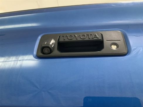 Used 2016 Toyota Tacoma SR5 image 11