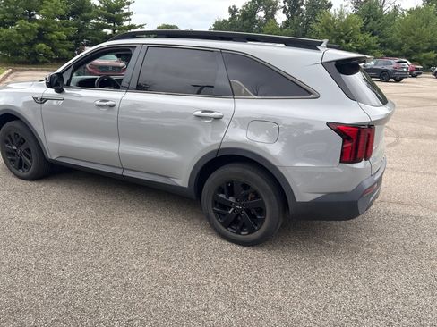 Used 2022 Kia Sorento S w/ Panoramic Sunroof Package AWD/4WD image 9