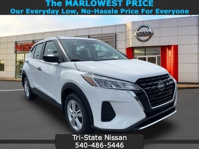 New 2025 Nissan Kicks Play S