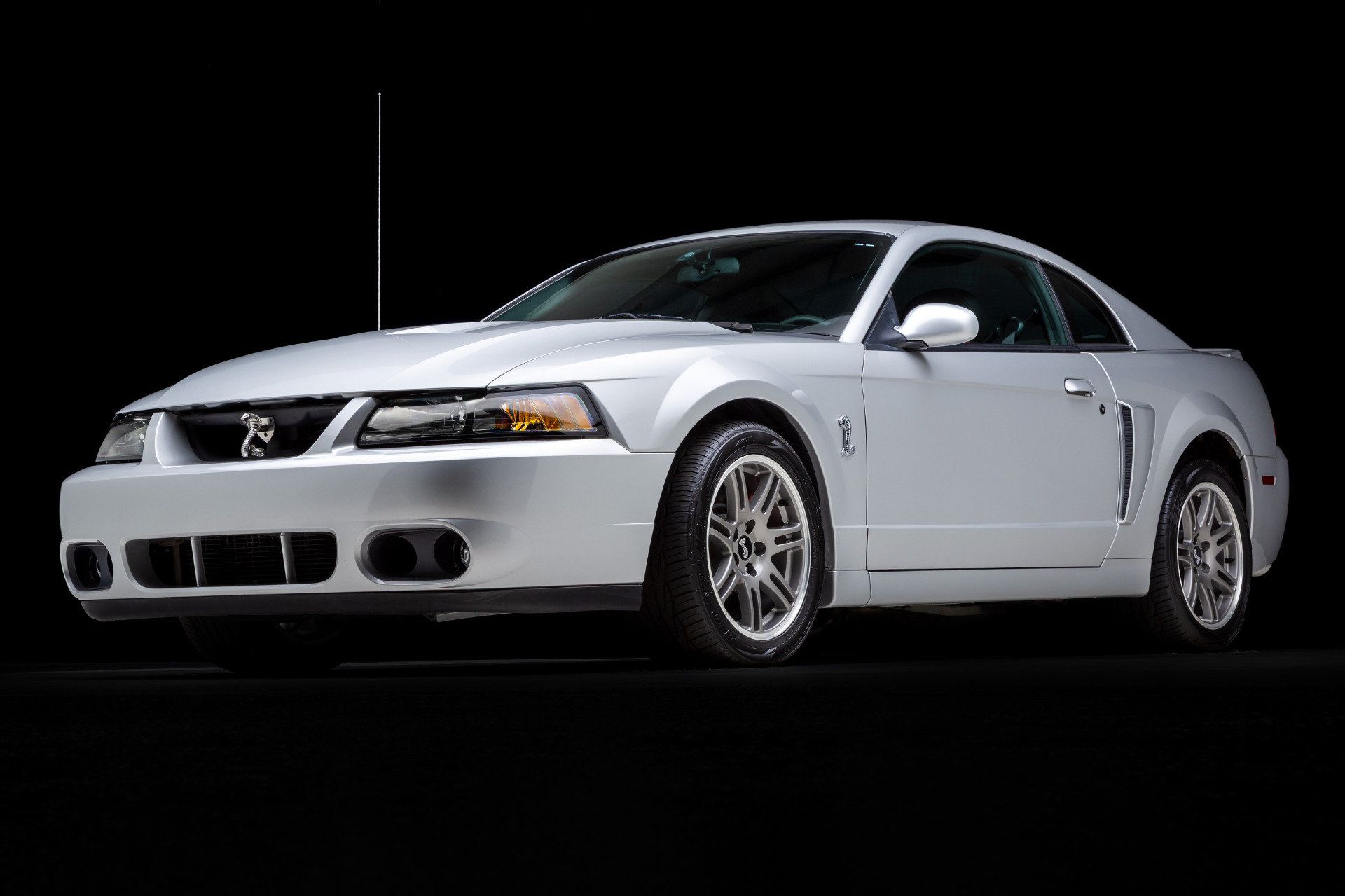 Used 2003 Ford Mustang Cobra RWD image 12