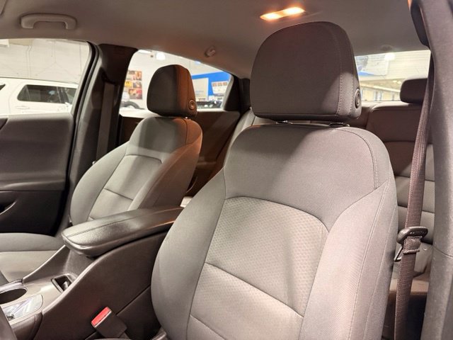 Used 2017 Chevrolet Malibu LT FWD image 8