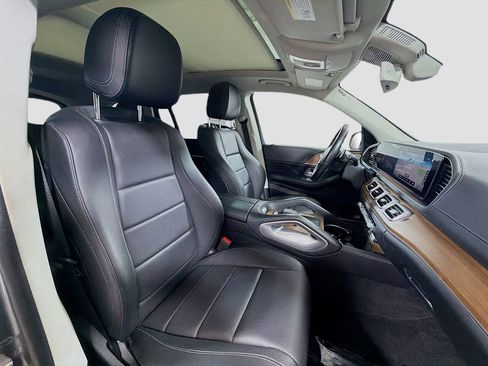 Used 2020 Mercedes-Benz GLS 450 4MATIC image 32